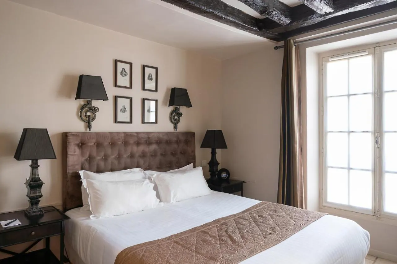 ***  Hotel Saint-Louis Marais Paris France