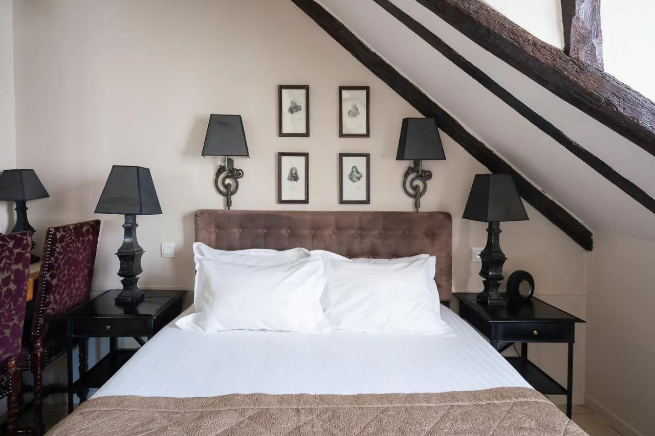 Hotel Saint-Louis Marais Paryż Francja