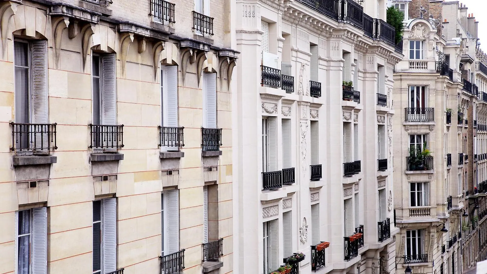 Hotel Saint-Louis Marais Paris France