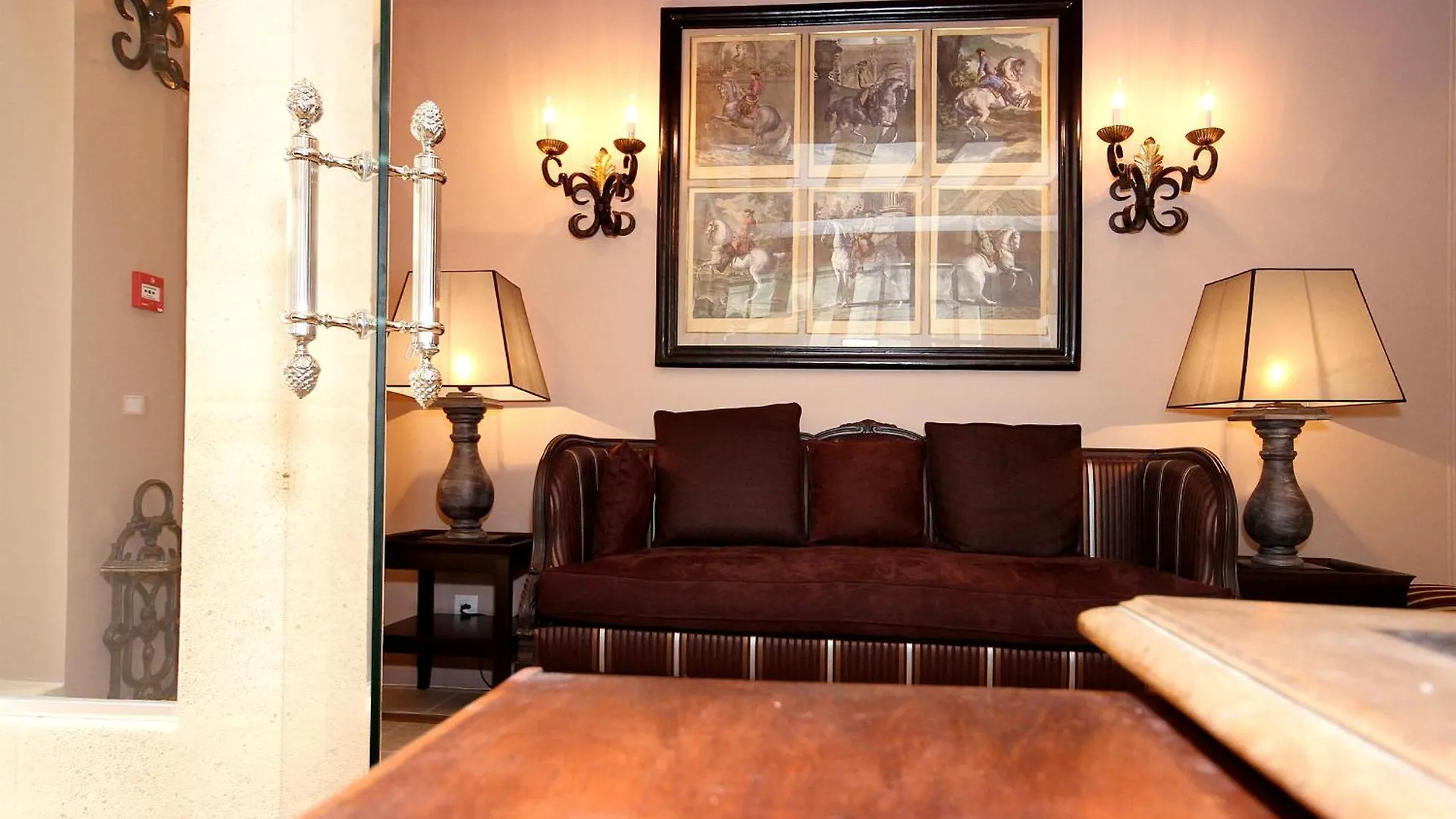 Hotel Saint-Louis Marais Paris
