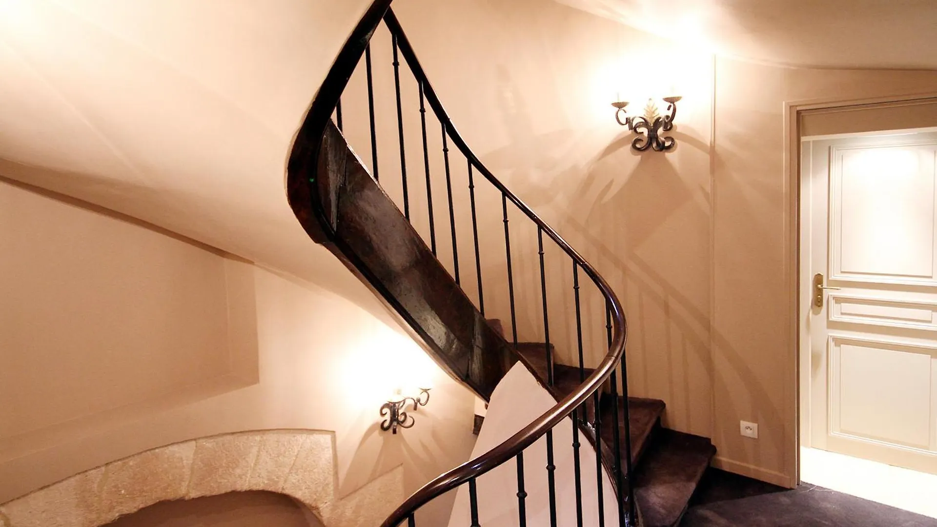 ***  Hotel Saint-Louis Marais Paris France