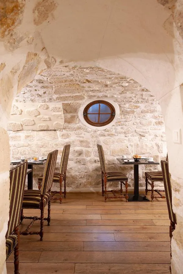 Hotel Saint-Louis Marais Paris 3*,