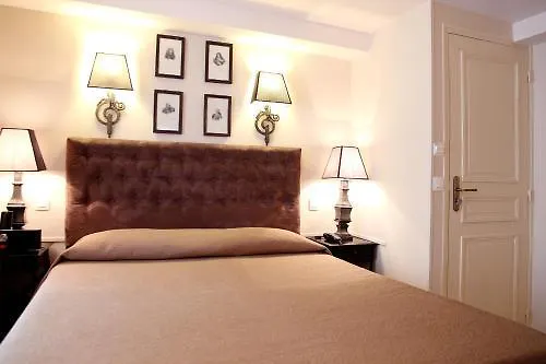 ***  Hotel Saint-Louis Marais Paris Fransa